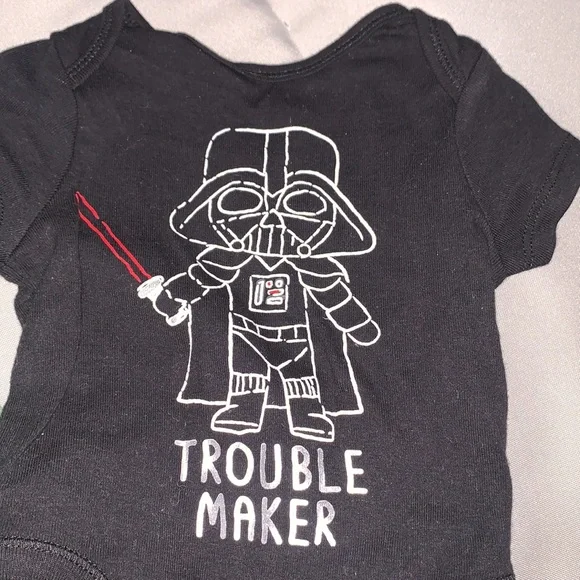 Star Wars 0-3 month baby onesies - Picture 2 of 5